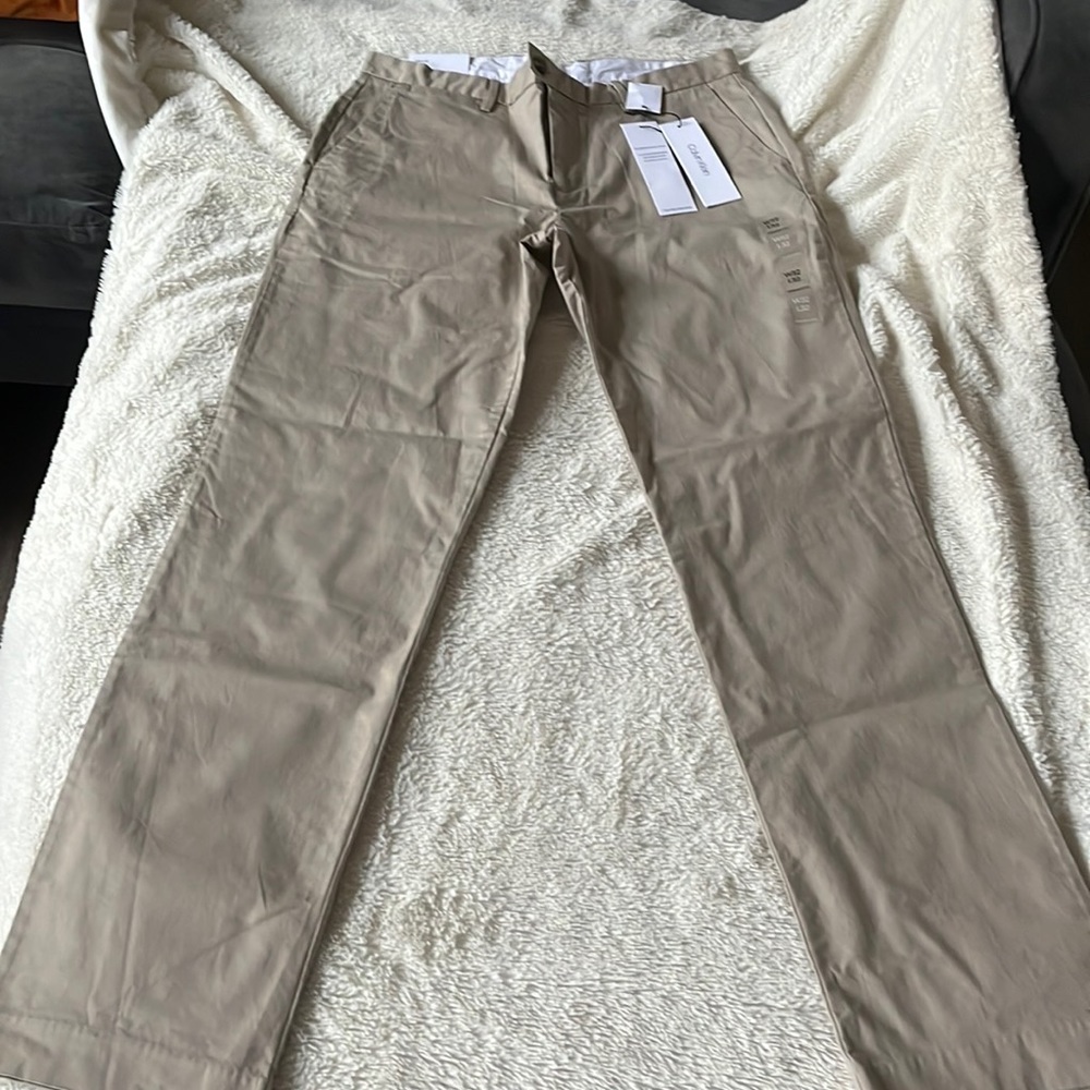 Chino pants. Khaki Calvin Klein. 32x32